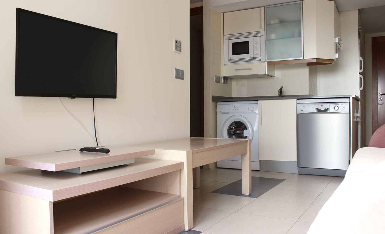 None CONJUNTO DE APARTAMENTOS TURISTICOS MARINA REY Almería None CONJUNTO DE APARTAMENTOS TURISTICOS MARINA REY Almería