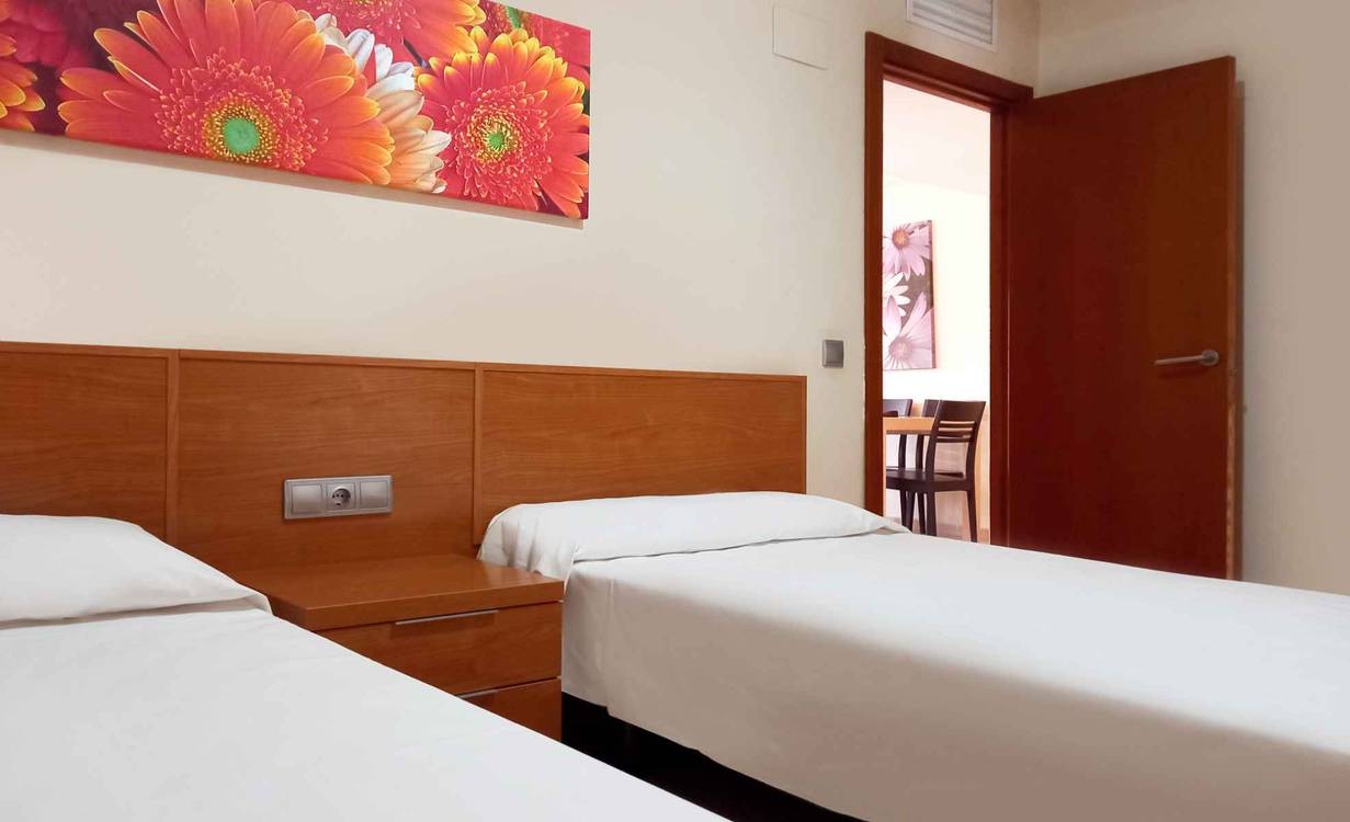 None CONJUNTO DE APARTAMENTOS TURISTICOS MARINA REY Almería None CONJUNTO DE APARTAMENTOS TURISTICOS MARINA REY Almería