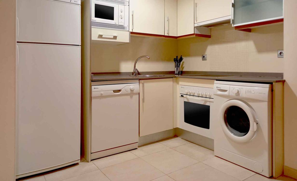 None CONJUNTO DE APARTAMENTOS TURISTICOS MARINA REY Almería None CONJUNTO DE APARTAMENTOS TURISTICOS MARINA REY Almería