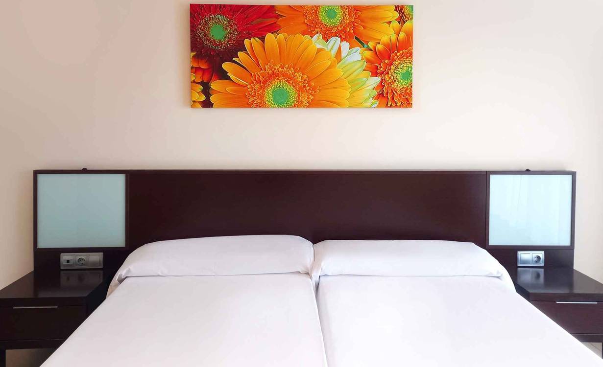 None CONJUNTO DE APARTAMENTOS TURISTICOS MARINA REY Almería None CONJUNTO DE APARTAMENTOS TURISTICOS MARINA REY Almería