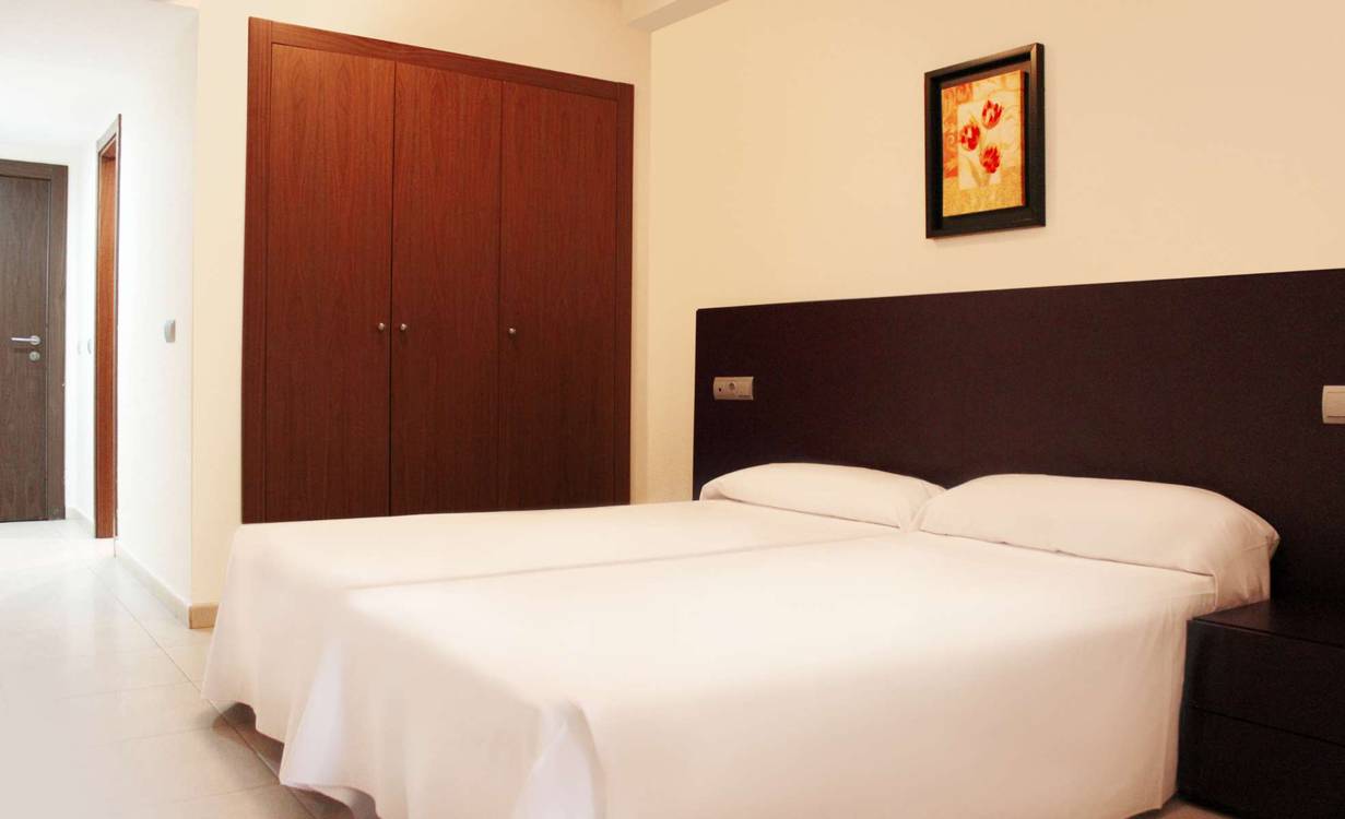 None CONJUNTO DE APARTAMENTOS TURISTICOS MARINA REY Almería None CONJUNTO DE APARTAMENTOS TURISTICOS MARINA REY Almería