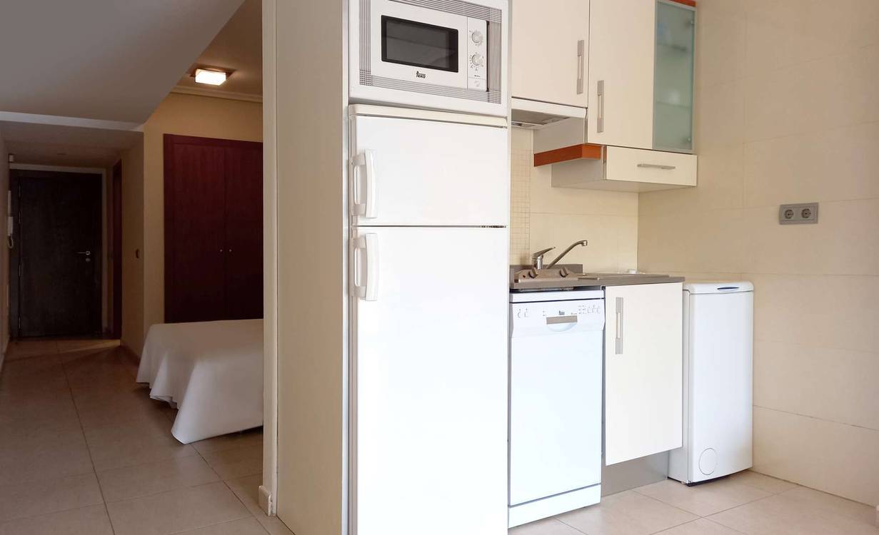 None CONJUNTO DE APARTAMENTOS TURISTICOS MARINA REY Almería None CONJUNTO DE APARTAMENTOS TURISTICOS MARINA REY Almería