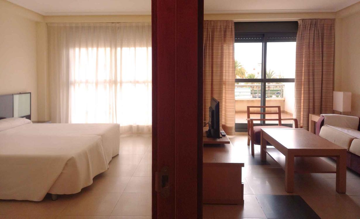 None CONJUNTO DE APARTAMENTOS TURISTICOS MARINA REY Almería None CONJUNTO DE APARTAMENTOS TURISTICOS MARINA REY Almería